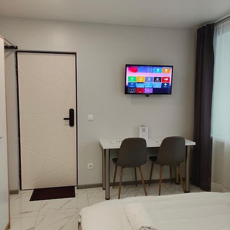 Pure Apartments Vip 2 リヴィウ エクステリア 写真